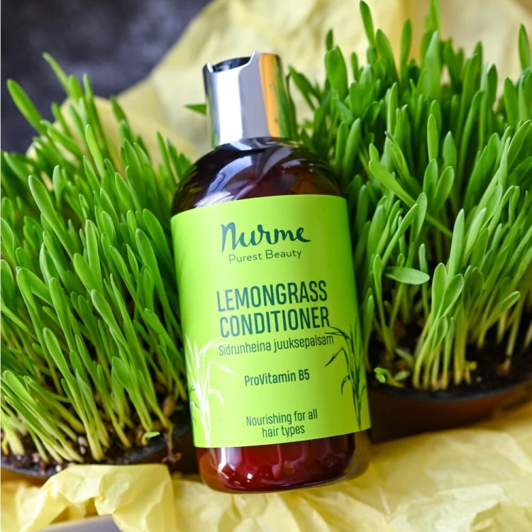 nurme-lemongrass-conditioner-lifestyle-trawa-zolta-bibula.jpg