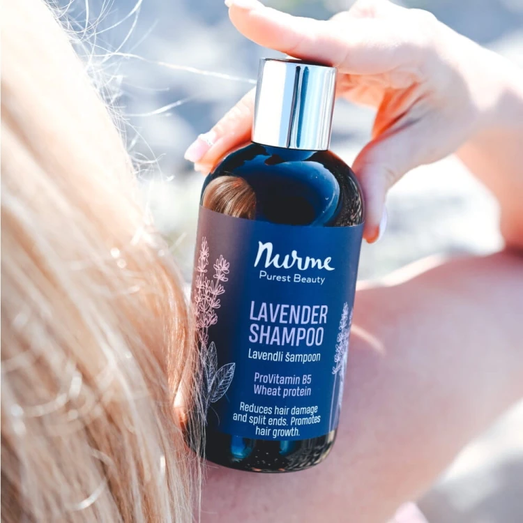 nurme-lavender-shampoo-pro-vit-b5-lifestyle-blondynka-wlosy-plener.jpg