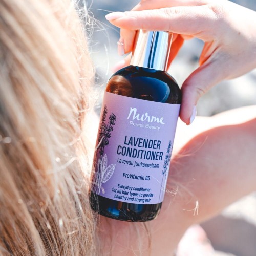 nurme-lavender-conditioner-lifestyle-blondynka-wlosy-plener.jpg