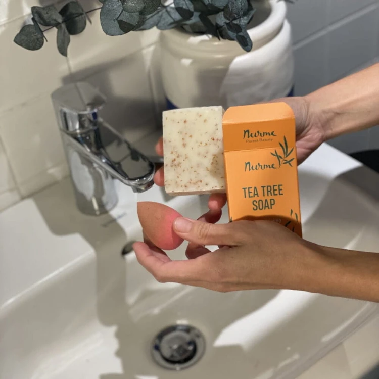 nurme-tea-tree-soap-dlon-umywalka-opakowanie-kostka.jpg