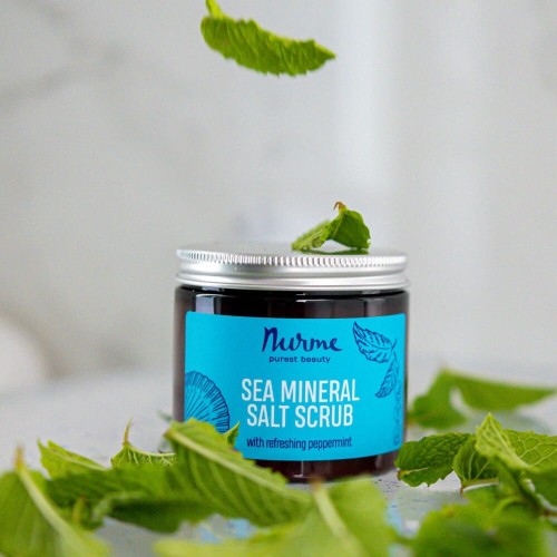 nurme-sea-mineral-salt-scrub-lifestyle-mieta-listki-marmur.jpg